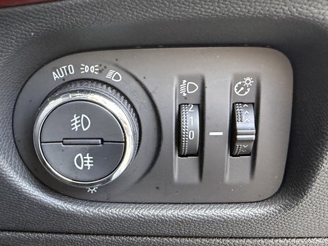 Vauxhall Mokka 100kW SRi Premium 50kWh 5dr Auto 31