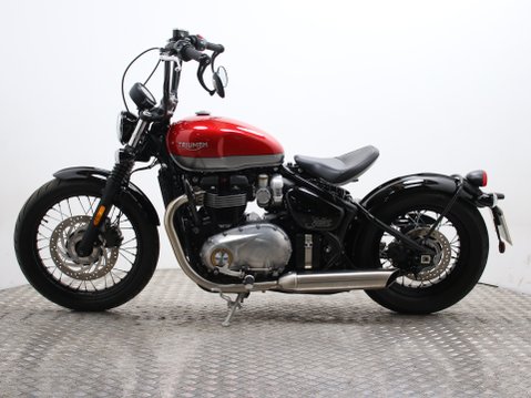 Triumph Bobber BONNEVILLE BOBBER 8