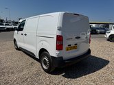 Peugeot Expert MWB L2H1 Bluehdi Professional Premium Plus Air Con Cruise SELECT 10