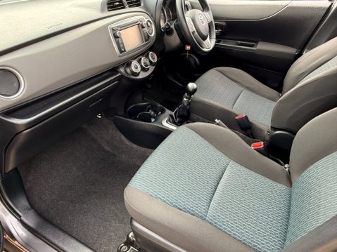 Toyota Yaris VVT-I TR 27