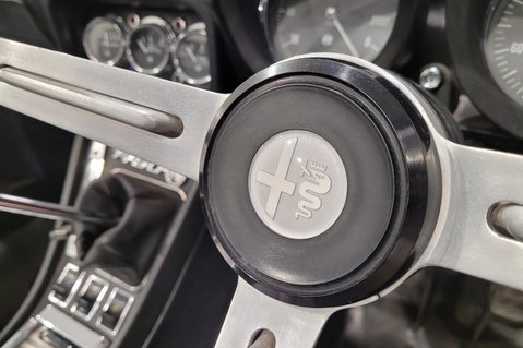 Alfa Romeo Spider 1750 VELOCE 43