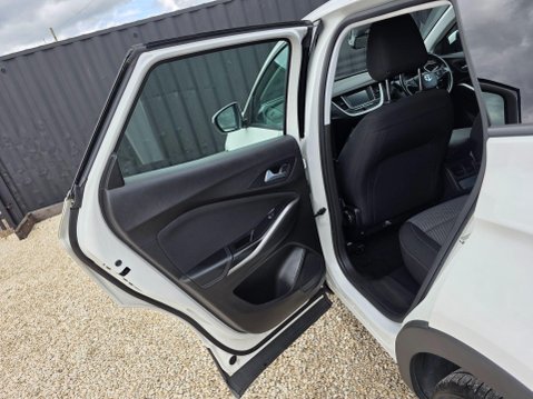 Vauxhall Grandland X 1.2 Turbo SE Euro 6 (s/s) 5dr 26
