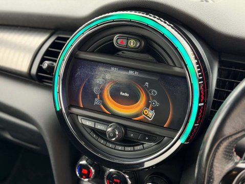 Mini Hatch 2.0 John Cooper Works Auto 3dr 31