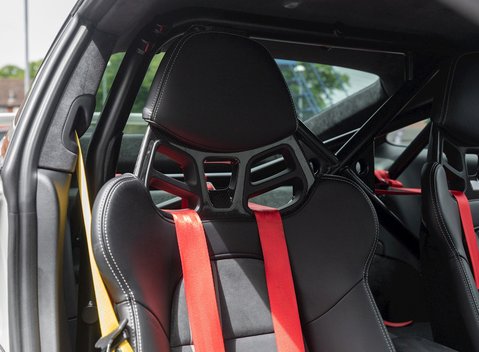Porsche 911 GT3 (991.2) 13