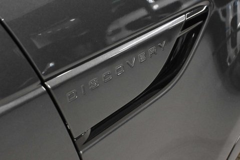 Land Rover Discovery 3.0 Discovery R-Dynamic HSE D MHEV Auto 4WD 5dr 30