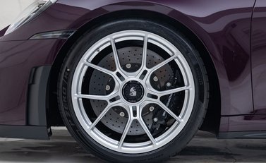 Porsche 911 GT3 TOURING (992.2) 36