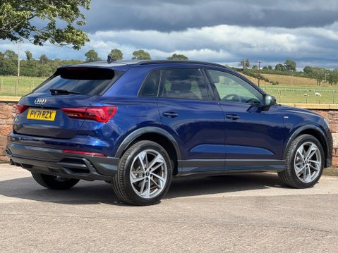 Audi Q3 1.5 TFSI CoD 35 Black Edition S Tronic Euro 6 (s/s) 5dr 4