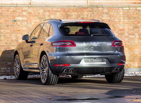 Porsche Macan Turbo 3