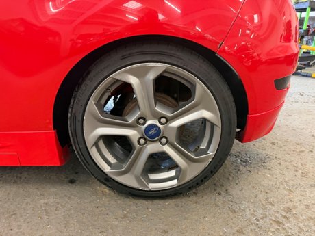 Ford Fiesta 1.0T EcoBoost Zetec S Red Edition Euro 6 (s/s) 3dr 21