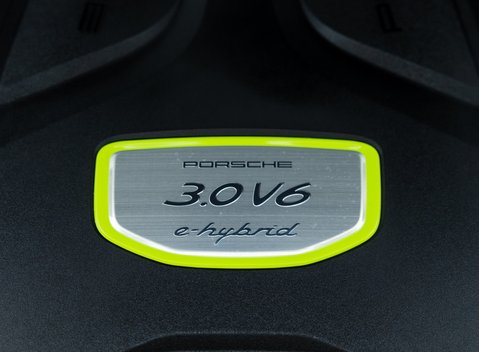 Porsche Cayenne E-Hybrid Coupe 37