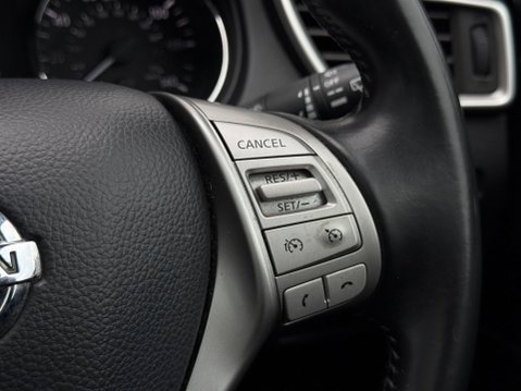 Nissan Qashqai 1.5 dCi Tekna 2WD Euro 5 (s/s) 5dr 83
