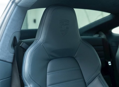 Porsche 911 (992) Carrera S 11