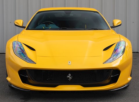 Ferrari 812 Superfast 4