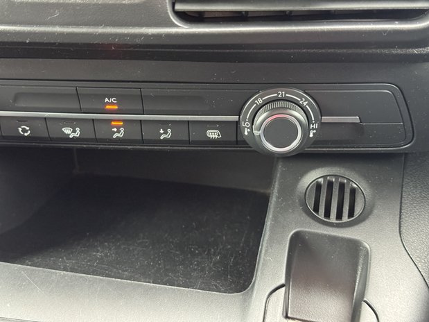 Peugeot Partner SWB L1H1 Low Roof Professional Air Con EURO 6 31