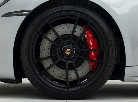 Porsche 911 (992) Carrera 4 GTS 8