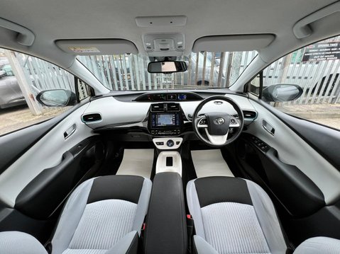 Toyota Prius VVT-I BUSINESS EDITION PLUS 28