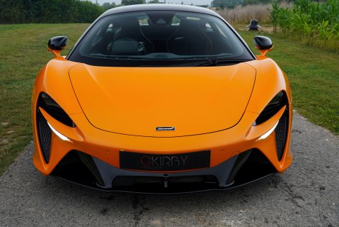 McLaren Artura 22
