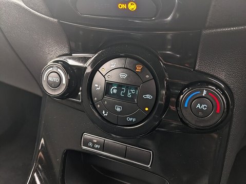 Ford Fiesta TITANIUM 22