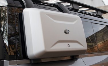 Land Rover Defender 110 HSE D240 37