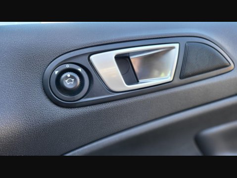 Ford Ecosport TITANIUM 20