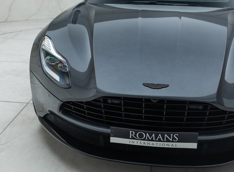 Aston Martin DB11 V8 27
