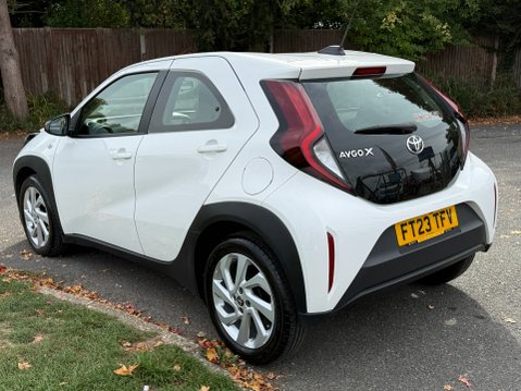 Toyota Aygo X VVT-I PURE 6