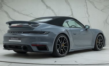 Porsche 911 Turbo S CABRIOLET (992) 8