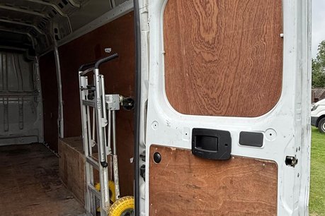 Peugeot Boxer BLUEHDI 435 L4H2 PROFESSIONAL P/V 32