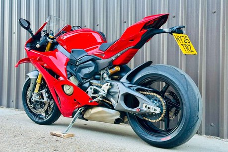 Ducati Panigale V4 1.1 Panigale V4 S 37