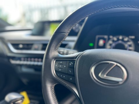 Lexus Ux 250H 41