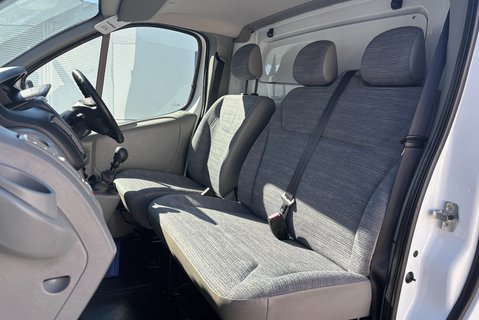 Renault Trafic SL27 115ps dCi Panel Van - Low Miles 3