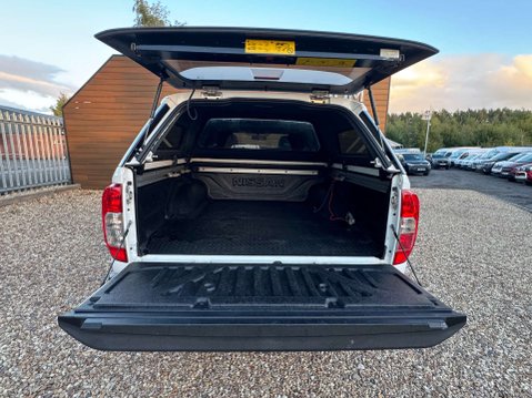 Nissan Navara 2.3 Navara Tekna dCi Auto 4WD 5dr 6
