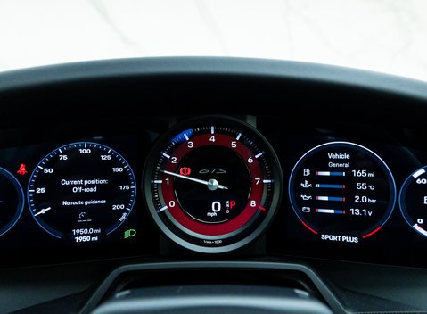 Porsche 911 Carrera 4 GTS (992) 13