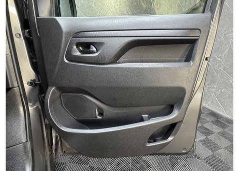 Vauxhall Vivaro 1.5 Turbo D 2700 Pro Panel Van 6dr Diesel Manual L1 H1 Euro 6 (s/s) (120 ps 26