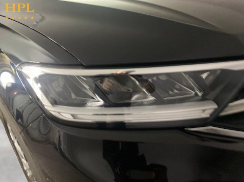 Volkswagen T-Roc 1.5 TSI R-Line SUV 5dr Petrol Manual Euro 6 (s/s) (150 ps) Air Con - Alloys 9