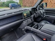 Land Rover Defender D300 X-Dynamic HSE URBAN 8
