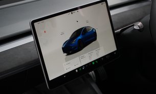 Tesla Model 3 PERFORMANCE AWD Deep Blue Metallic GROK AI RYZEN 20" ALLOYS BLACK INTERIOR 20