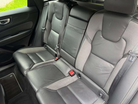 Volvo XC60 2.0 XC60 R-Design B5 MHEV Auto 5dr 43