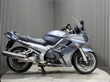 Yamaha FJR1300 2004 ONLY 36K SPARES OR REPAIR SPORTS TOURER PROJECT BIKE