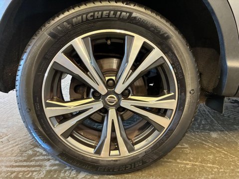 Nissan Qashqai 1.6 DIG-T N-Connecta Euro 6 (s/s) 5dr 34