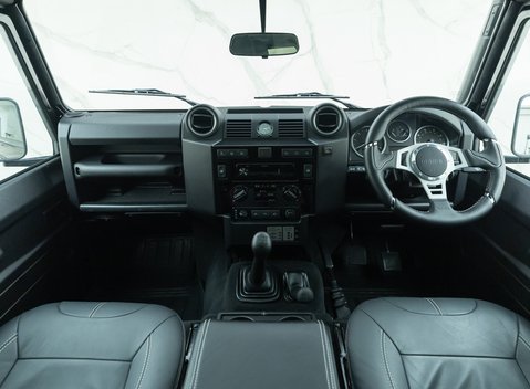 Land Rover Defender 110 XS 16