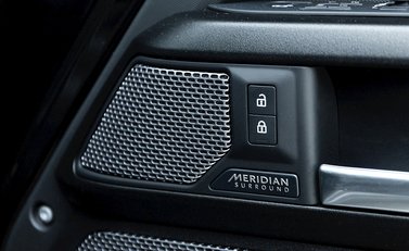 Land Rover Defender 110 V8 22