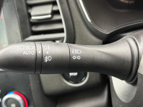 Renault Megane 1.5 dCi Dynamique Nav Sport Tourer Euro 6 (s/s) 5dr 15