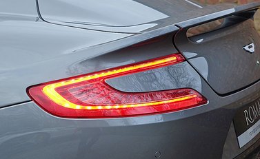 Aston Martin Vanquish 11