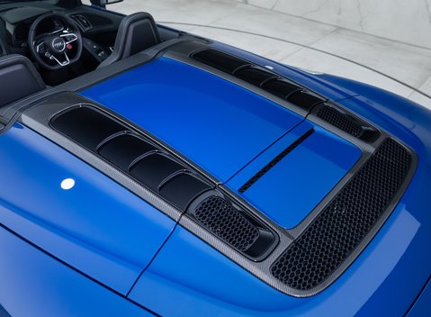 Audi R8 V10 PERFORMANCE CARBON BLACK SPYDER 40