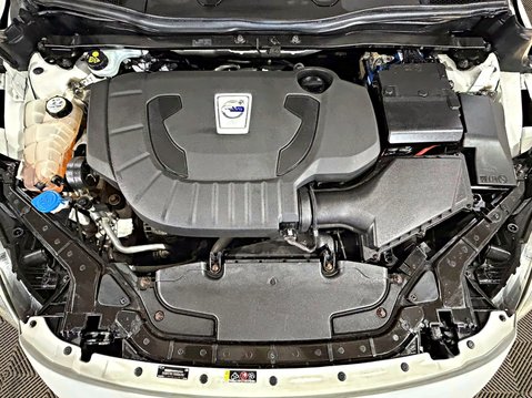 Volvo V40 R-DESIGN NAV D3 S/S 2.0 DIESEL MANUAL 12