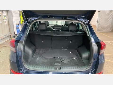 Hyundai TUCSON 2.0 CRDi Blue Drive Premium SE Euro 6 (s/s) 5dr 9