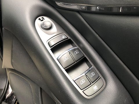 Infiniti Q50 SE D 33