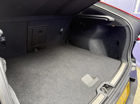Volvo C40 Recharge 69kWh Core SUV 5dr Electric Auto (231 ps) 21