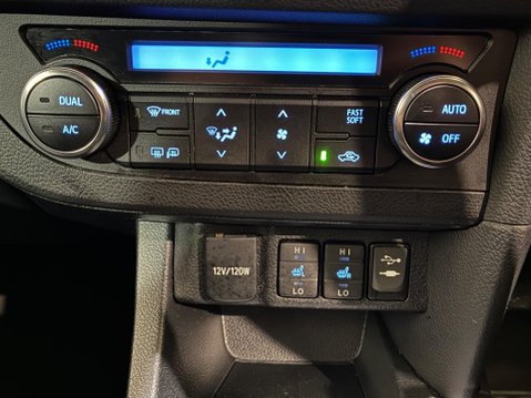 Toyota Auris 1.6 V-Matic Excel Euro 5 5dr 31